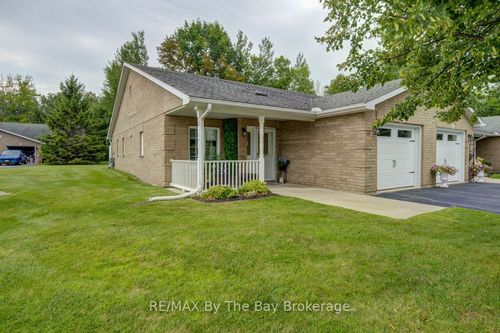15 Meadow Lane, Wasaga Beach, ON, L9Z0A2 | Card Image