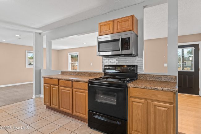 64 Sanders Dr, House other with 3 bedrooms, 2 bathrooms and null parking in Hubert NC | Image 9