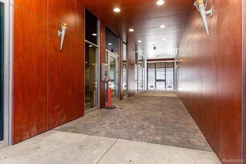 11-209-3670 Woodward Ave, Detroit, MI, 48201-2455 | Card Image