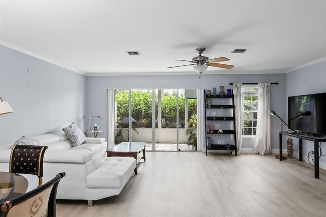 111 Ocean Dunes Cir, Condo with 2 bedrooms, 3 bathrooms and null parking in Jupiter FL | Image 4