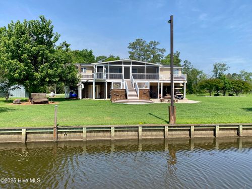 2831 Whichards Beach Rd, Chocowinity, NC, 27817-8962 | Card Image