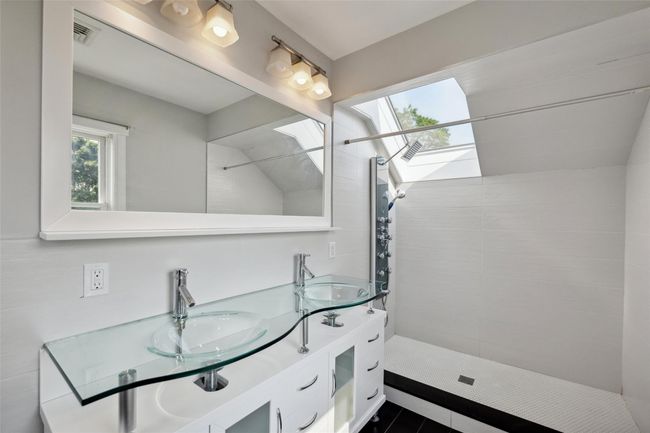 634 Adams Ave, House other with 3 bedrooms, 2 bathrooms and null parking in Lindenhurst NY | Image 21