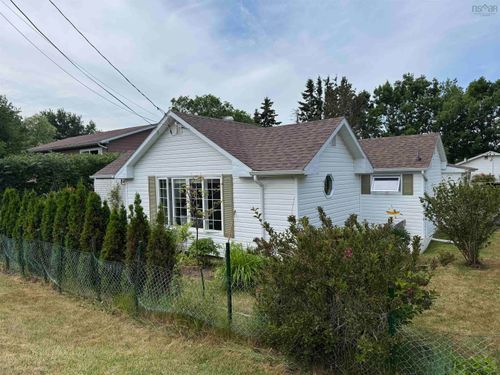 96 Forrest St, Sydney Mines, NS, B1V2B5 | Card Image
