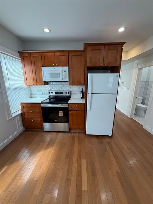 3-832 Montello St, Brockton, MA, 02301 | Card Image