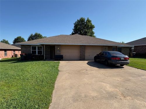 3242 Stagecoach Ave, Springdale, AR, 72764-2800 | Card Image