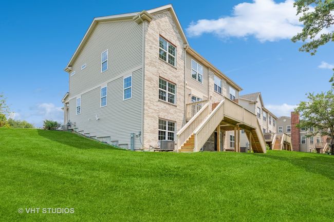 704R Oak Hollow Rd, Home with 3 bedrooms, 3 bathrooms and 2 parking in Crystal Lake IL | Image 12