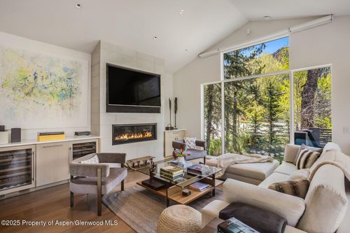 100 Park Ave, Aspen, CO, 81611-2424 | Card Image