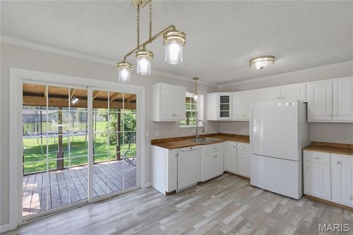 74 Kathy Lane, Poplar Bluff, MO, 63901 | Card Image