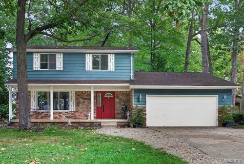 13305 Crane Ridge Dr, Fenton, MI, 48430-1083 | Card Image