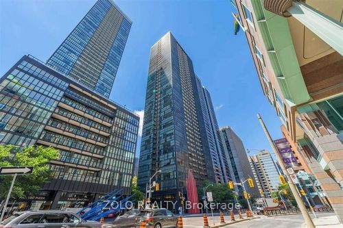 1407-110 Charles St E, Toronto, ON, M4Y1T5 | Card Image