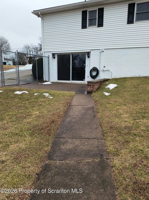 264 Gedding Street, Avoca, PA, 18641 | Card Image