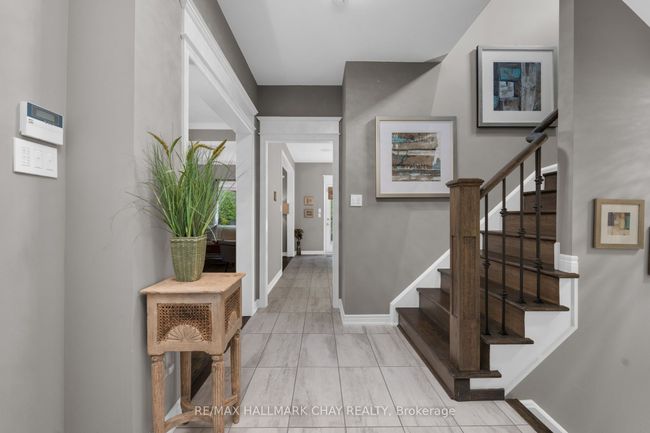 383 Hewitt Cir, House other with 3 bedrooms, 3 bathrooms and 4 parking in Newmarket ON | Image 8