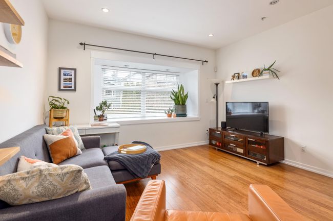 958 W 15 Th Avenue, Townhouse with 3 bedrooms, 2 bathrooms and 1 parking in Vancouver BC | Image 18