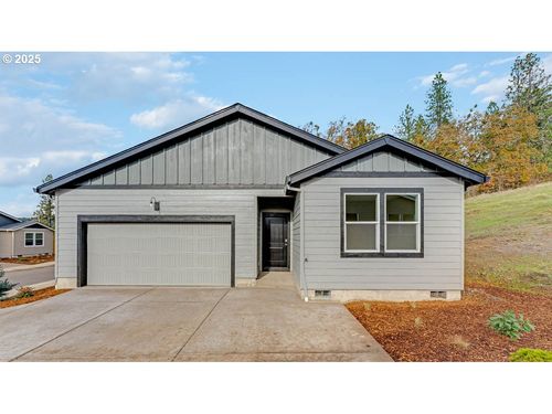 1180 Sparrow St, Woodburn, OR, 97071-6066 | Card Image