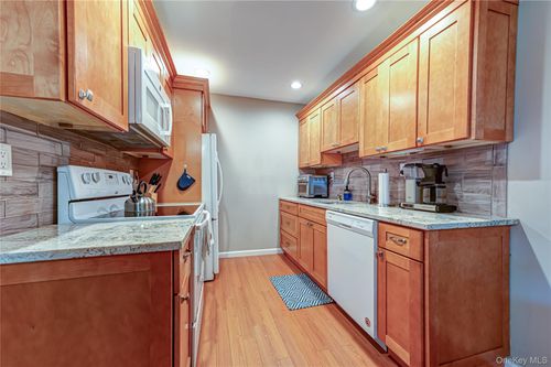 1a-85 Richmond Boulevard, Islip, NY, 11779 | Card Image