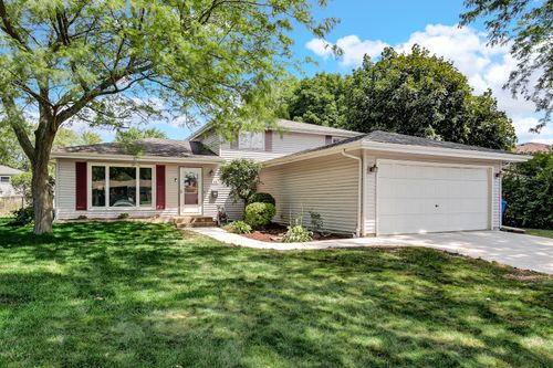 46 Hilltop Dr, Bourbonnais, IL, 60914-1066 | Card Image