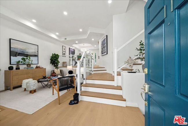 APT-11 - 4414 Moorpark Way, Townhouse with 2 bedrooms, 3 bathrooms and null parking in Toluca Lake CA | Image 4