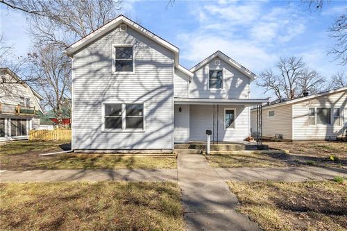 325 S Elm St, Ottawa, KS, 66067-2104 | Card Image