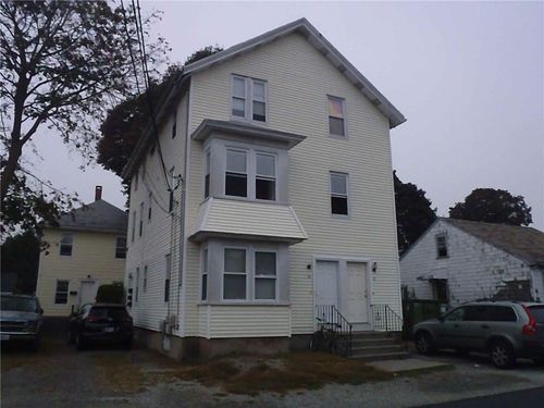 8 King St, Pawtucket, RI, 02860-1611 | Card Image