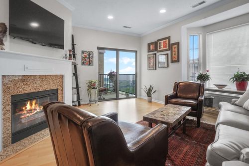 424-1300 N Prospect Avenue, Milwaukee, WI, 53202 | Card Image