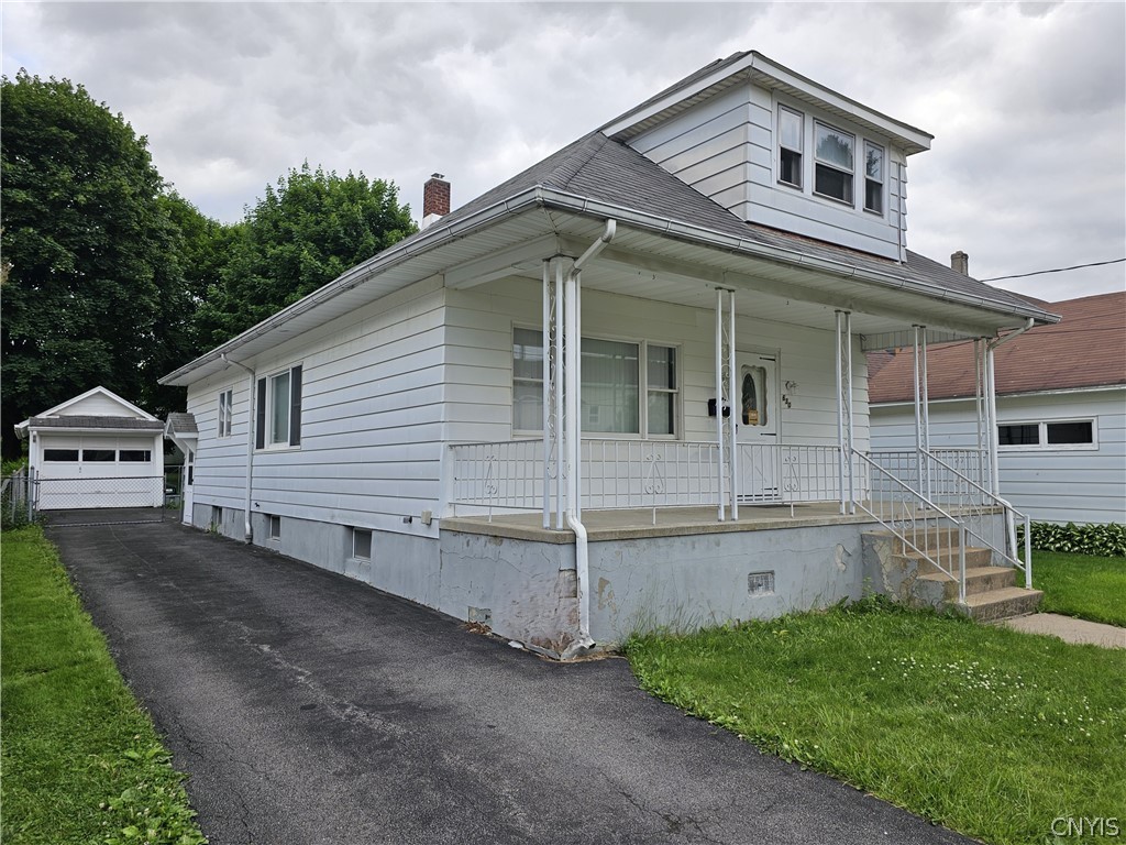 Rosemont Pl, Utica, NY 13501