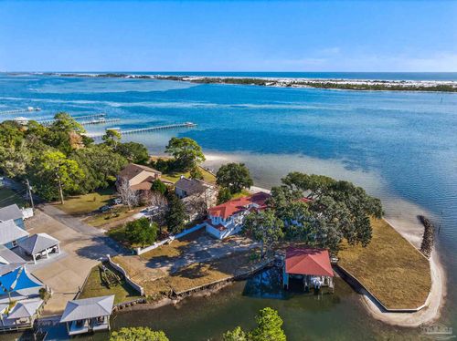 39 Mariner Ln, Mary Esther, FL, 32569-2257 | Card Image