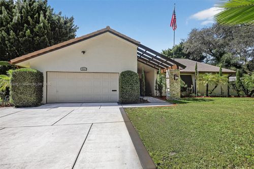 8860 Sw 49th Ct, Cooper City, FL, 33328-3606 | Card Image