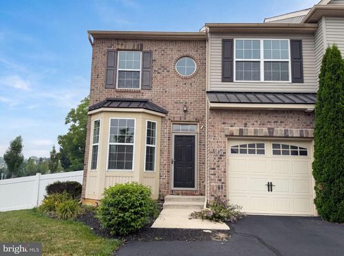 5145 Dogwood Trl, ALLENTOWN, PA, 18104-8208 | Card Image