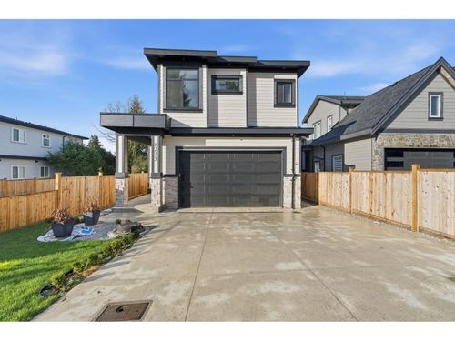 8233 114 St, Delta, BC, V4C | Card Image