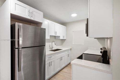 apt-35-1330 W 29th St, Hialeah, FL, 33012-5584 | Card Image