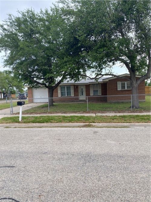650 Aristocrat Dr, Corpus Christi, TX, 78418-4820 | Card Image