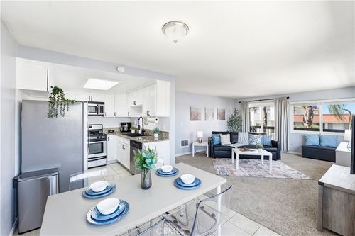 apt-2-741 W 24th St, San Pedro, CA, 90731-5847 | Card Image