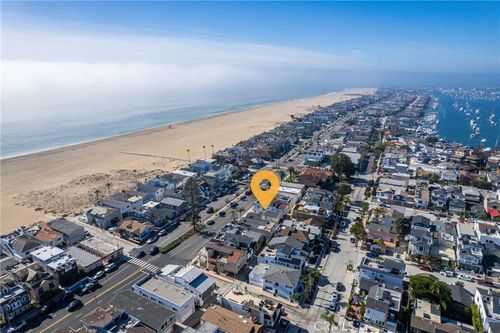 126 E Balboa Blvd, Newport Beach, CA, 92661-1118 | Card Image