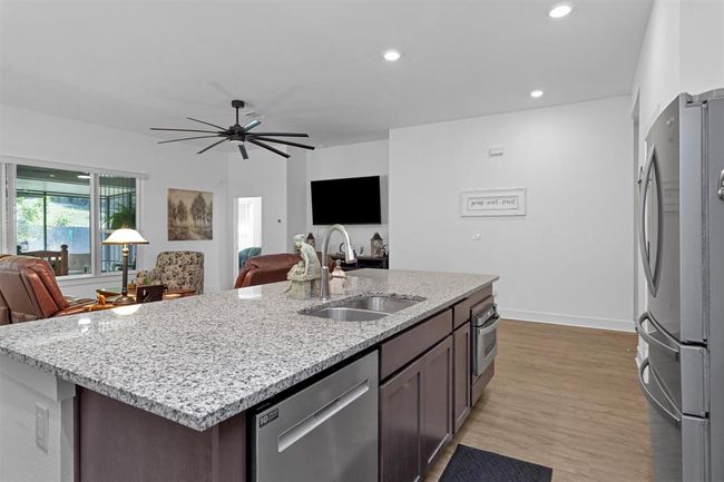 954 Golden Willow Ln, House other with 4 bedrooms, 2 bathrooms and 2 parking in Conroe TX | Image 13