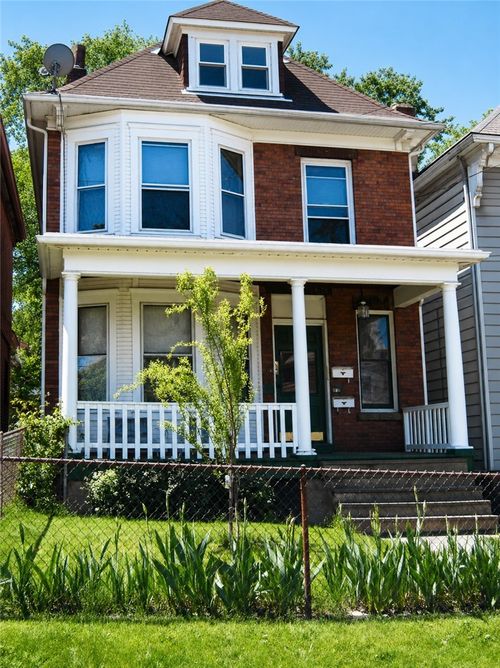 52 Oakwood Rd, Crafton, PA, 15205-4266 | Card Image