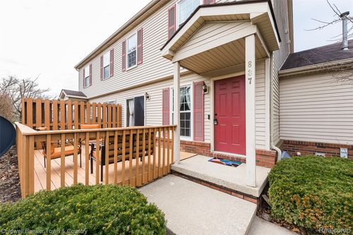 837 Oakwood Dr, Howell, MI, 48843-1058 | Card Image