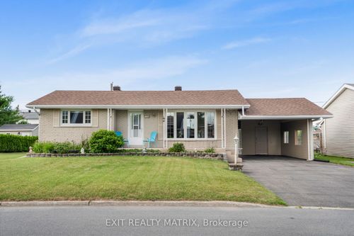 687 Rejane Cres, Hawkesbury, ON, K6A2K7 | Card Image