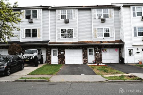31 Larch St, Carteret, NJ, 07008-2470 | Card Image
