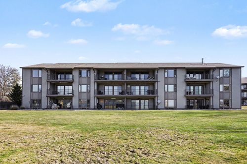 2-3 Hiawatha Cove Trl, Battle Creek, MI, 49015-3591 | Card Image