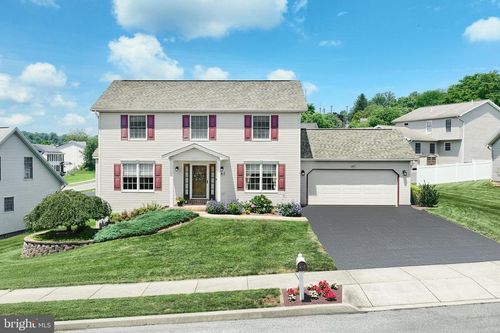 457 Chestnut Way, New Cumberland, PA, 17070-2751 | Card Image