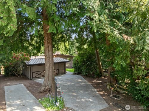 3061 Ne 203rd St, Lake Forest Park, WA, 98155-1552 | Card Image