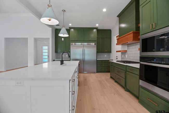 16519 Cooper Way, House other with 4 bedrooms, 3 bathrooms and null parking in Tyler TX | Image 16