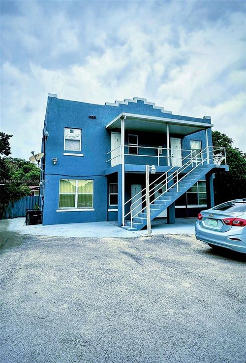 1821 Nw 33rd St, Miami, FL, 33142-6060 | Card Image
