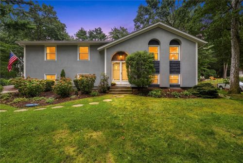119 Wood Cove Dr, Coventry, RI, 02816-6525 | Card Image
