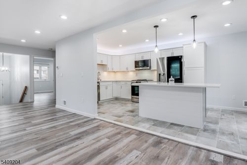 111 Patriots Rd, Morris Plains, NJ, 07950-3100 | Card Image