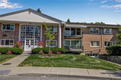 40 Park Lane Ct, Amherst, NY, 14221-5018 | Card Image