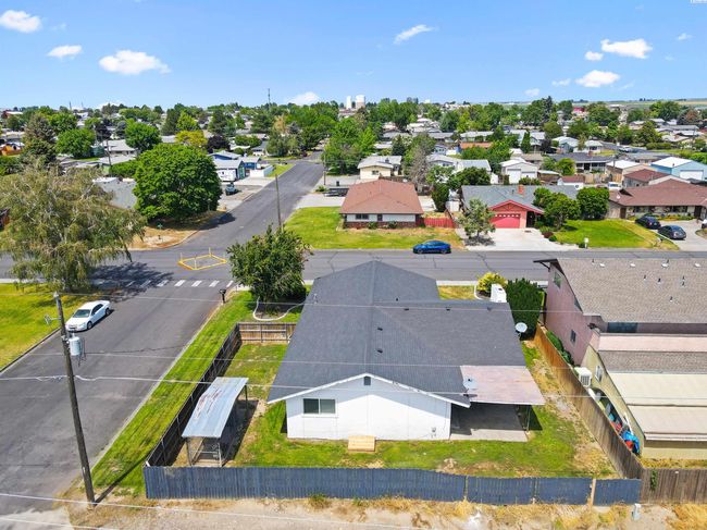 1200 E Ash St, Home with 3 bedrooms, 2 bathrooms and null parking in Othello WA | Image 5
