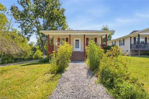 219 E Oakview Rd, Asheville, NC, 28806-2306 | Card Image