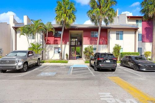 unit-223-3821 S Lake Dr, TAMPA, FL, 33614-2036 | Card Image