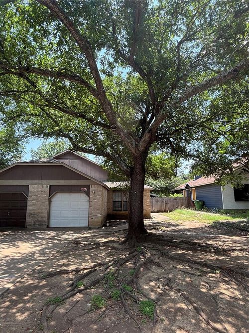 2033 Redwing Way, Round Rock, TX, 78664-7124 | Card Image
